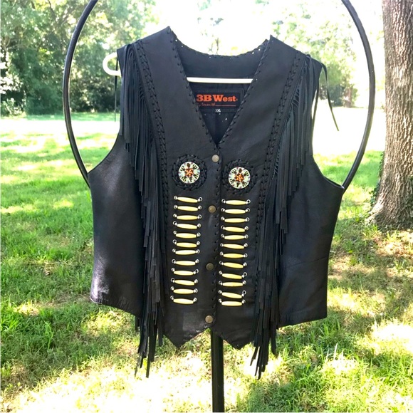 Like New! Fringed leather vest! - Picture 4 of 16